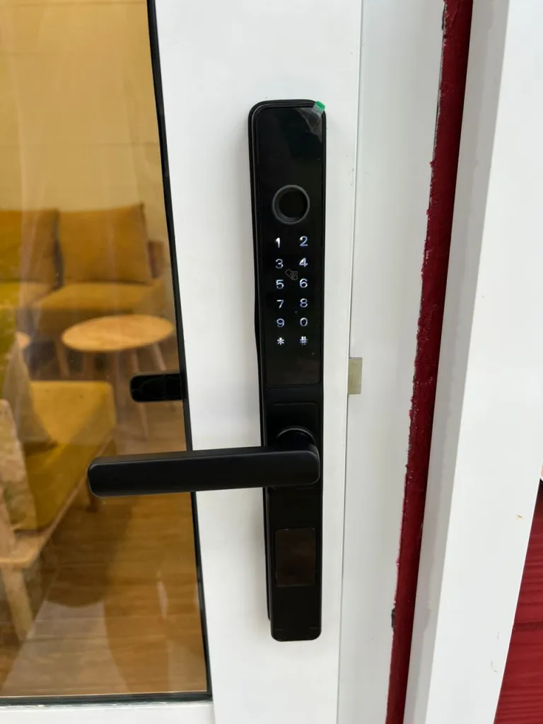 Outdoor waterproof smart lock